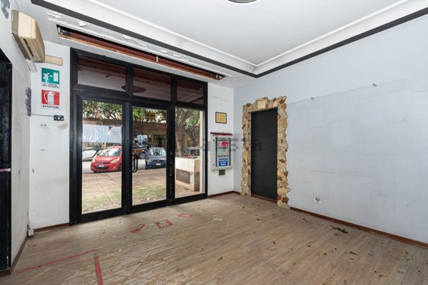 ufficio in vendita a Palermo in zona Zisa