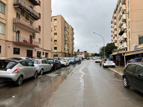 appartamento in vendita a Palermo in zona Montegrappa / Santa Rosalia