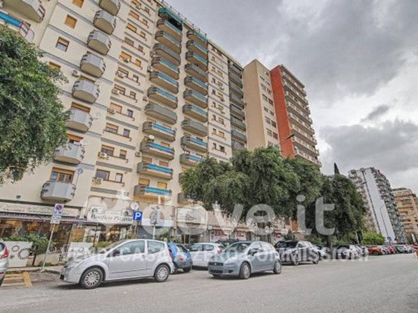 appartamento in vendita a Palermo in zona Zisa