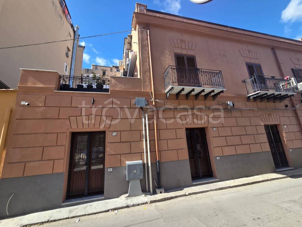 appartamento in vendita a Palermo in zona Zisa