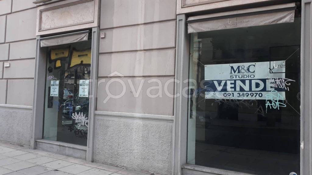 negozio in vendita a Palermo in zona Politeama