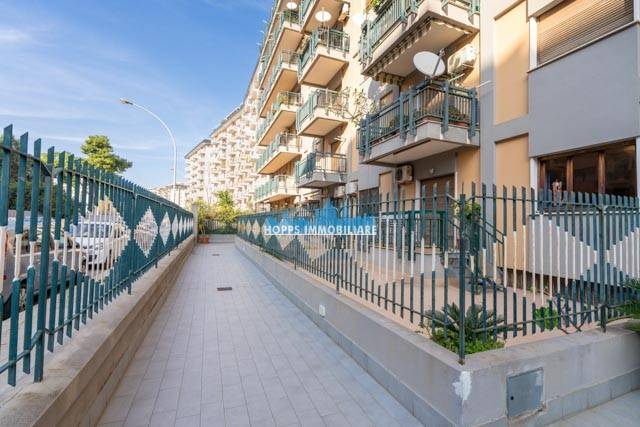 appartamento in vendita a Palermo in zona Malaspina/Palagonia