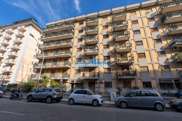 appartamento in vendita a Palermo in zona Malaspina/Palagonia