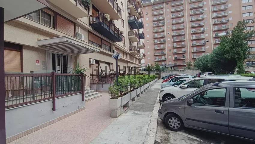 appartamento in vendita a Palermo in zona Zisa