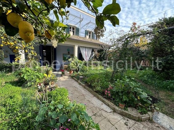 casa indipendente in vendita a Palermo in zona Pallavicino