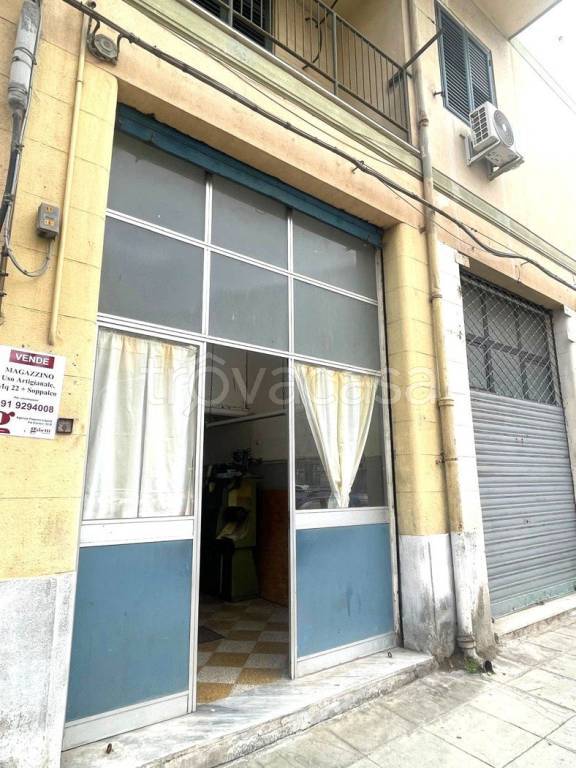 negozio in vendita a Palermo in zona Oreto