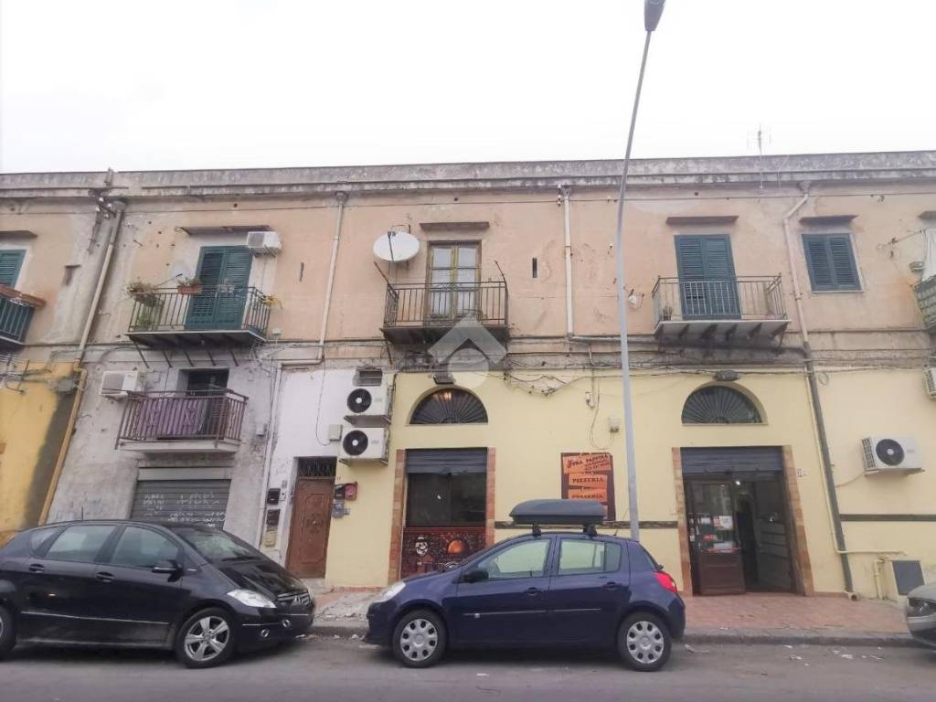 appartamento in vendita a Palermo in zona Zisa