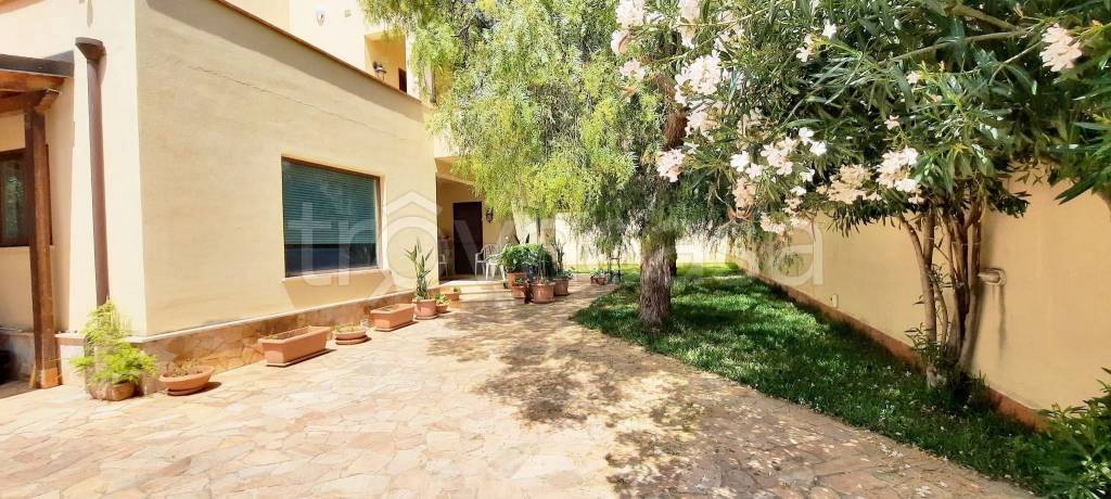 casa indipendente in vendita a Palermo in zona Mondello