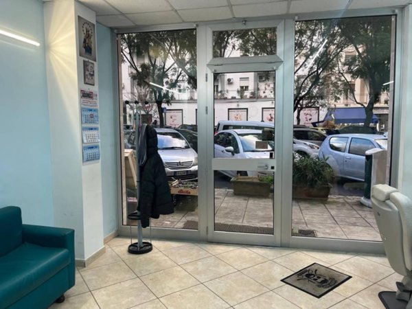 negozio in vendita a Palermo in zona Calatafimi / Cuba