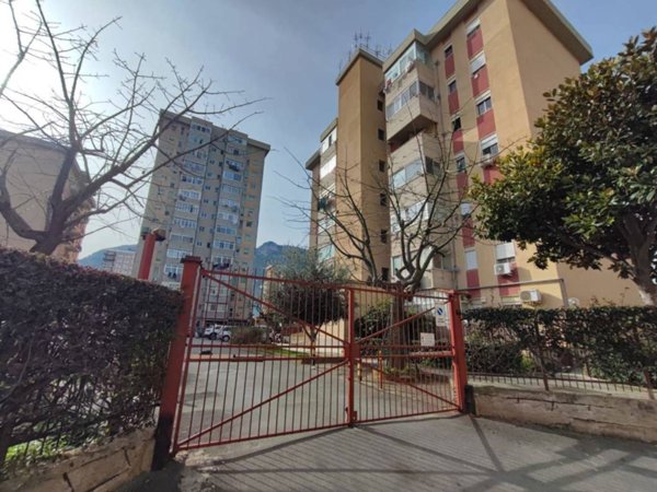 appartamento in vendita a Palermo in zona Chiavelli