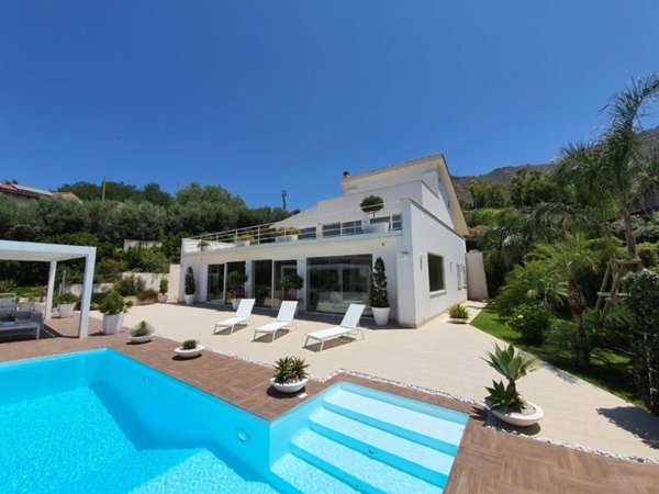 casa indipendente in vendita a Palermo in zona Villagrazia/Falsomiele