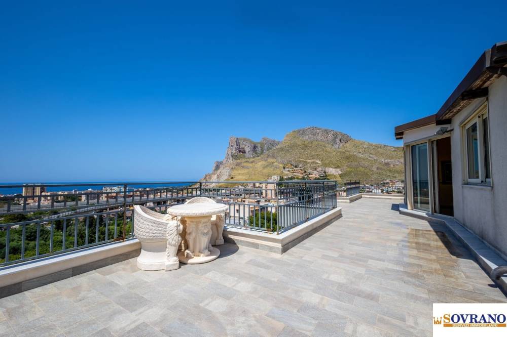 appartamento in vendita a Palermo in zona Mondello