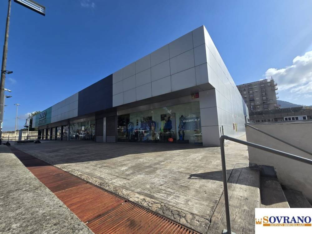 locale di sgombero in vendita a Palermo