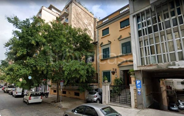 casa indipendente in vendita a Palermo in zona Libertà