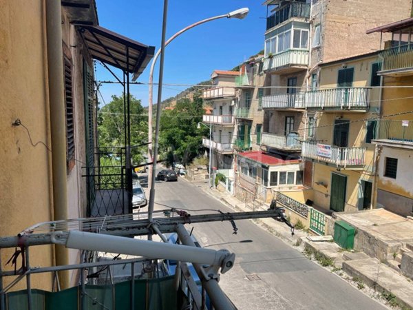 casa indipendente in vendita a Palermo in zona Villagrazia/Falsomiele