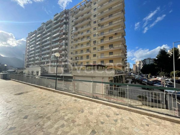 appartamento in vendita a Palermo in zona Malaspina/Palagonia