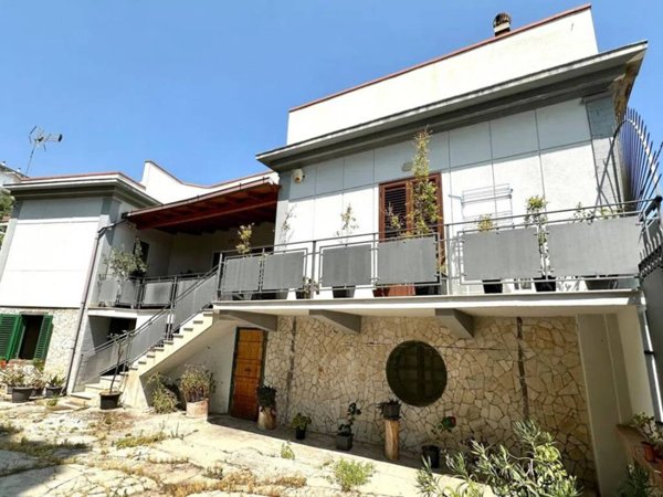 casa indipendente in vendita a Palermo in zona Baida