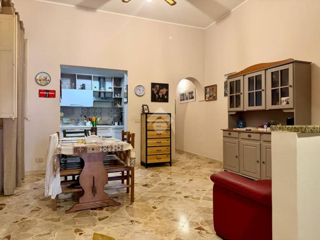 appartamento in vendita a Palermo in zona Malaspina/Palagonia