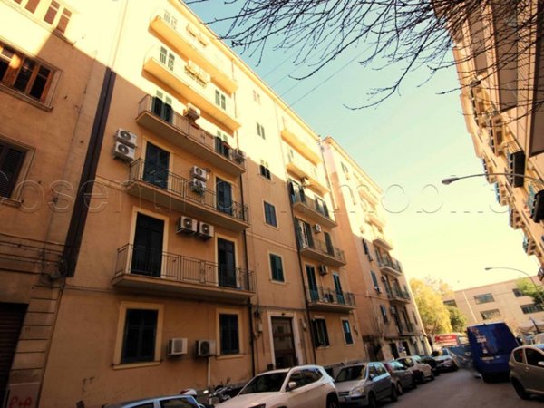 appartamento in vendita a Palermo in zona Zisa