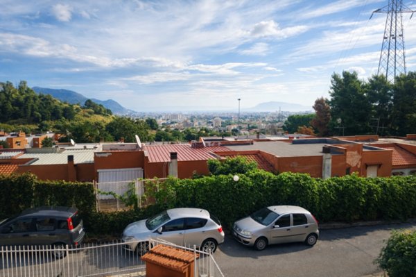 casa indipendente in vendita a Palermo in zona Montepellegrino