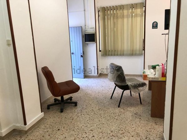 negozio in vendita a Palermo in zona Montepellegrino