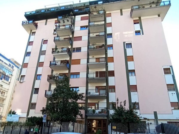 appartamento in vendita a Palermo in zona Malaspina/Palagonia