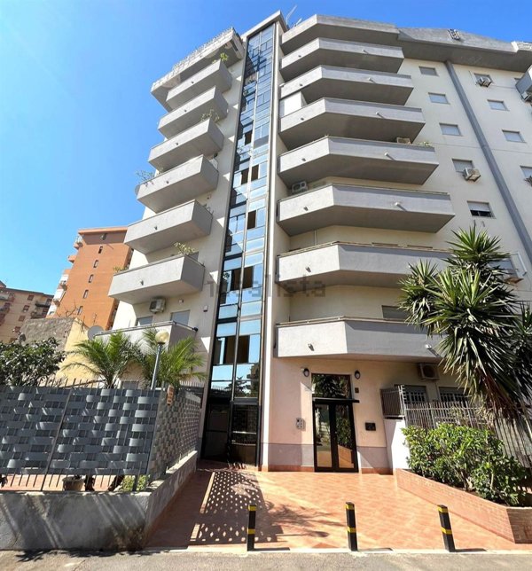 appartamento in vendita a Palermo in zona Roccella