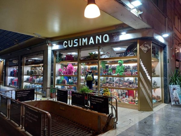 negozio in vendita a Palermo in zona Politeama