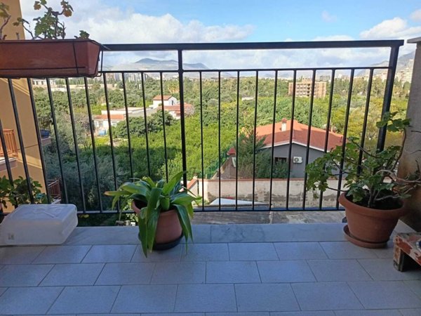 appartamento in vendita a Palermo in zona Montegrappa / Santa Rosalia