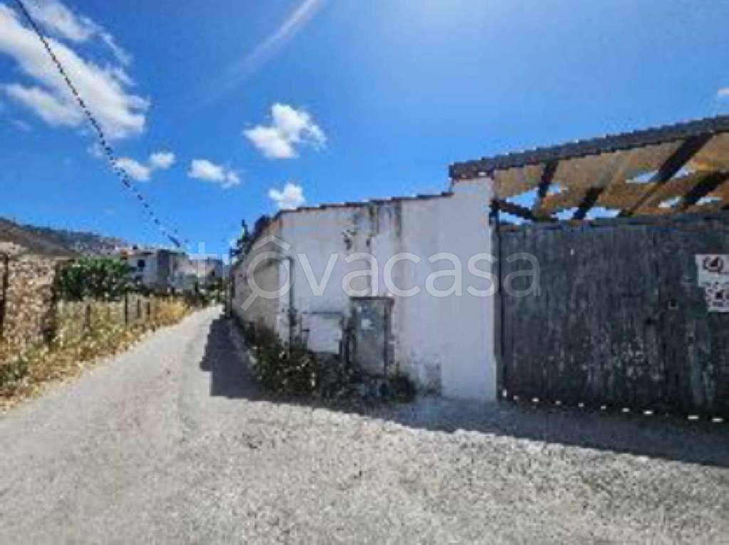 locale commerciale in vendita a Palermo in zona Cruillas