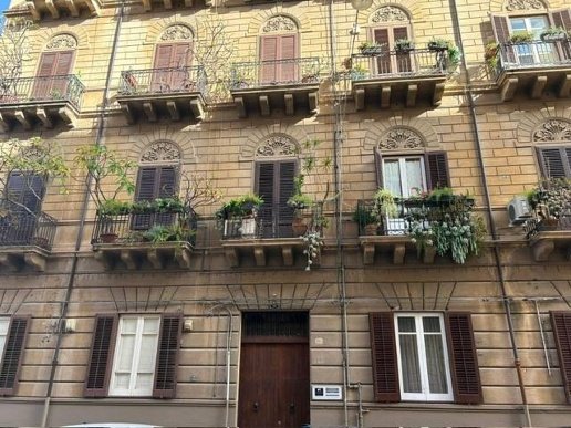 appartamento in vendita a Palermo in zona Politeama