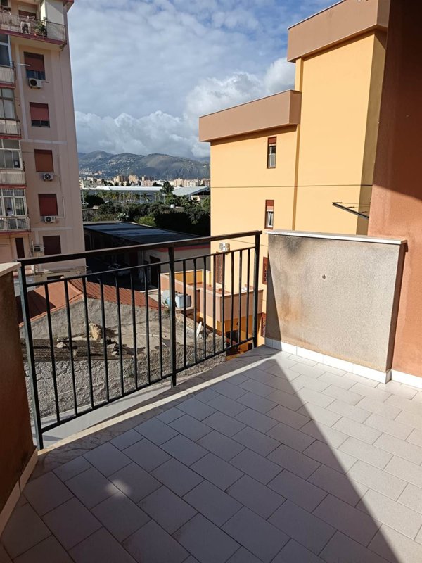 appartamento in vendita a Palermo in zona Villagrazia/Falsomiele