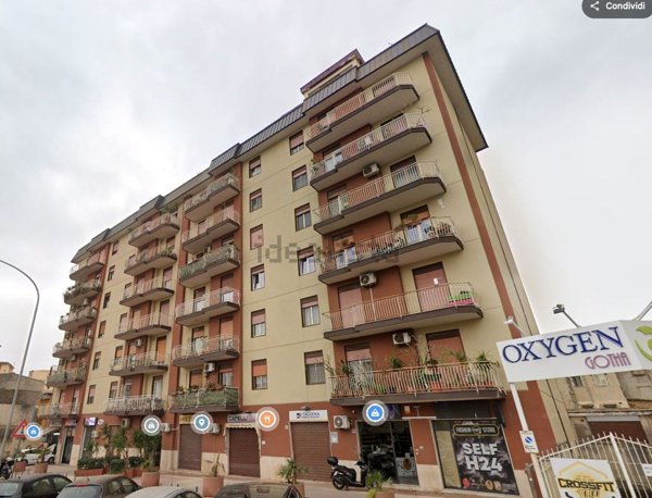 locale commerciale in vendita a Palermo in zona Uditore