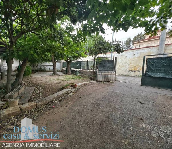 casa indipendente in vendita a Palermo in zona Partanna