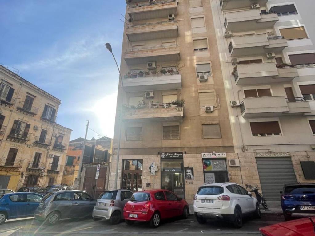 appartamento in vendita a Palermo in zona Zisa