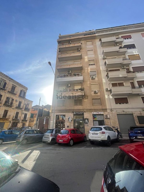 appartamento in vendita a Palermo in zona Zisa