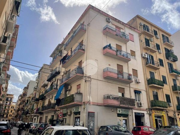 appartamento in vendita a Palermo in zona Malaspina/Palagonia