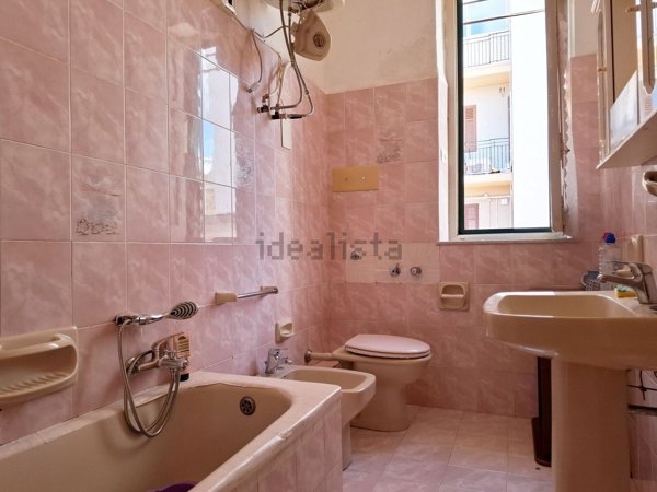 appartamento in vendita a Palermo in zona Politeama