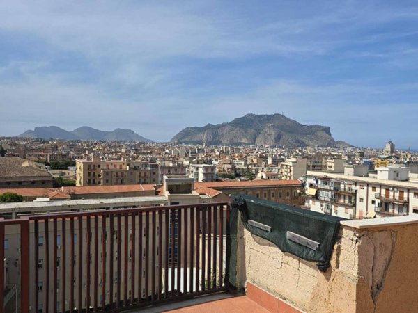 appartamento in vendita a Palermo in zona Mezzomonreale