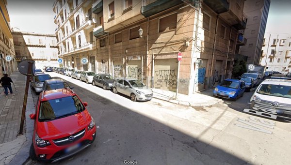 locale commerciale in vendita a Palermo in zona Centro storico
