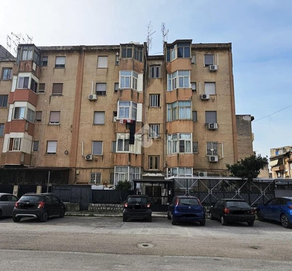 appartamento in vendita a Palermo in zona Montegrappa / Santa Rosalia