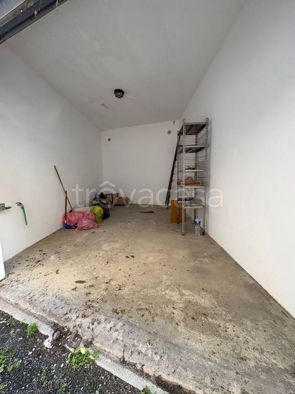 locale di sgombero in vendita a Palermo in zona Malaspina/Palagonia