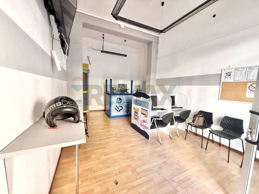 negozio in vendita a Palermo in zona Calatafimi / Cuba