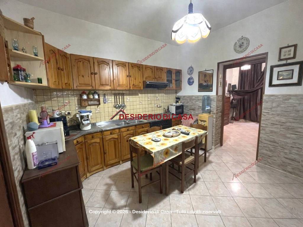 appartamento in vendita a Palermo in zona Malaspina/Palagonia