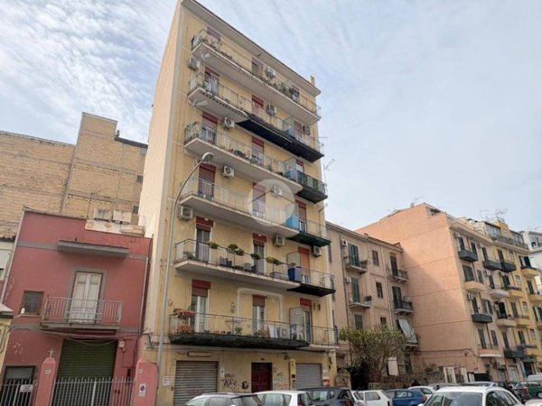appartamento in vendita a Palermo in zona Malaspina/Palagonia