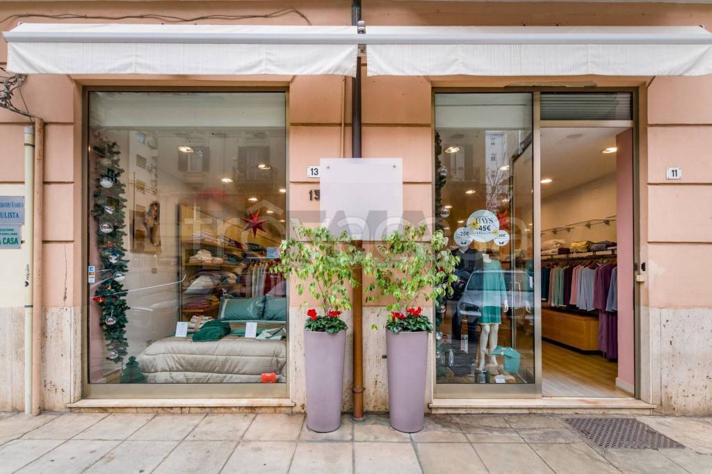 negozio in vendita a Palermo in zona Libertà