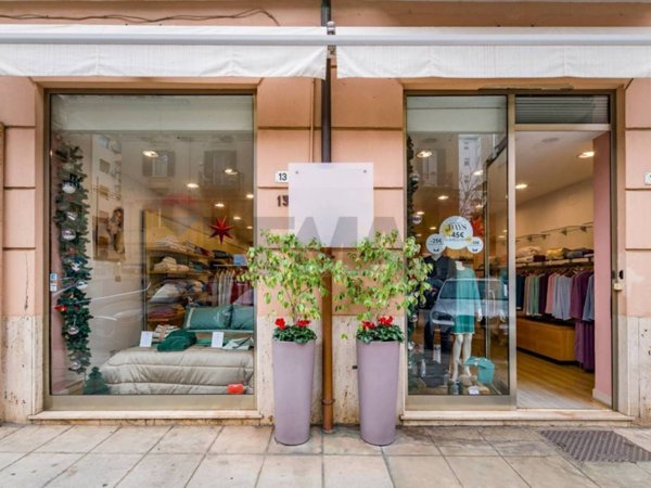 negozio in vendita a Palermo in zona Libertà