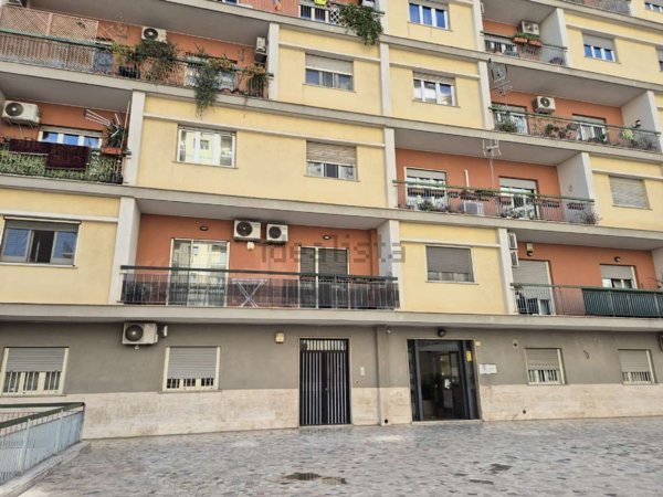 appartamento in vendita a Palermo in zona Malaspina/Palagonia