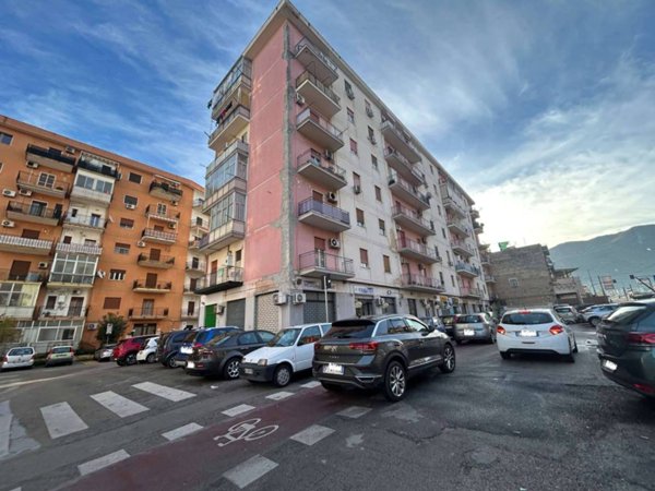 appartamento in vendita a Palermo in zona Oreto