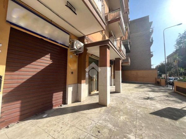 locale commerciale in vendita a Palermo in zona Uditore